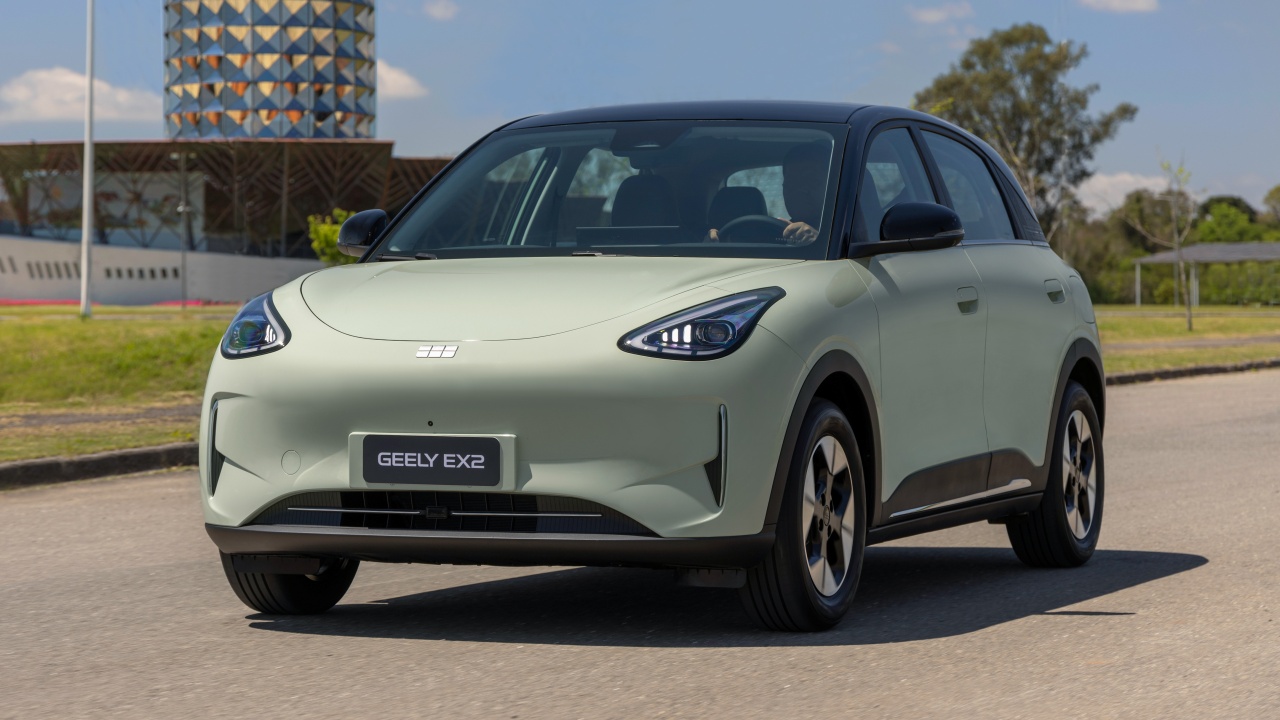 El 60% de los coches nuevos vendidos en China ya son eléctricos o híbridos enchufables: los modelos térmicos se desploman