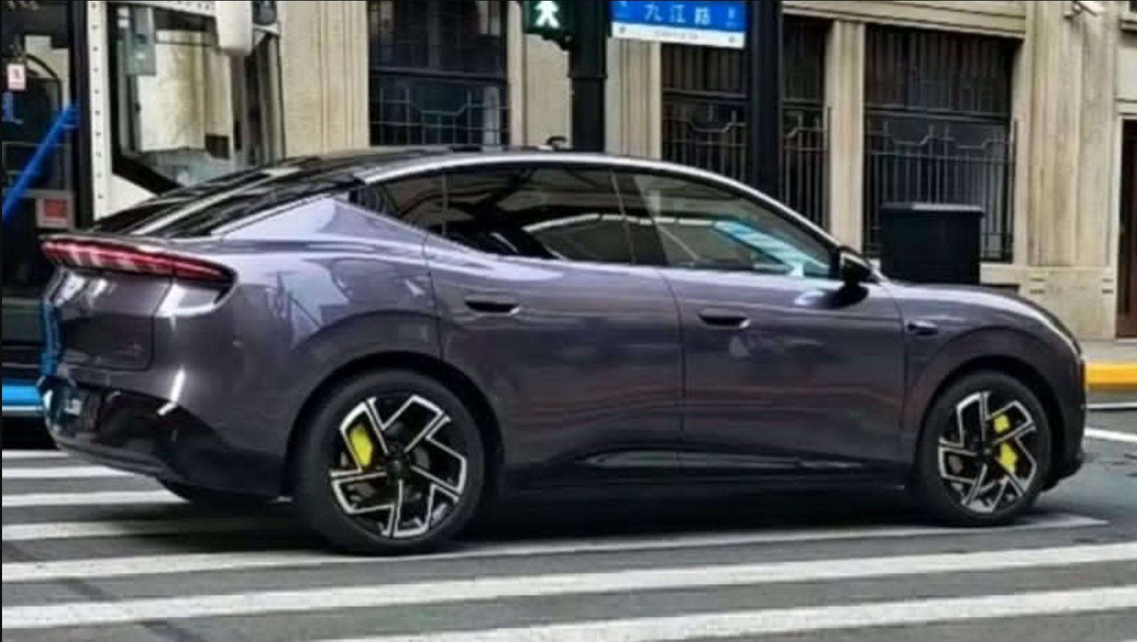 Xpeng prepara el lanzamiento del Mona L03, un SUV con hasta 650 km de autonomía
