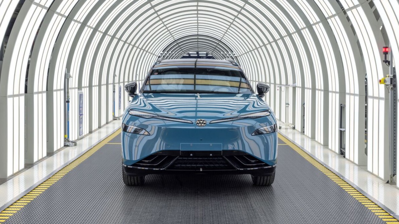 El Touareg eléctrico chino ya es una realidad: Volkswagen empieza a fabricar el ID. UNYX 08