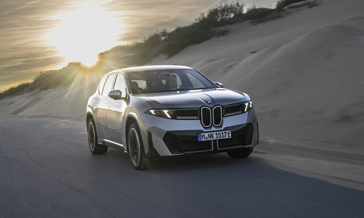 Nuevo BMW iX3 40: 635 kilómetros de autonomía y 300 kW de carga ultrarrápida por menos dinero