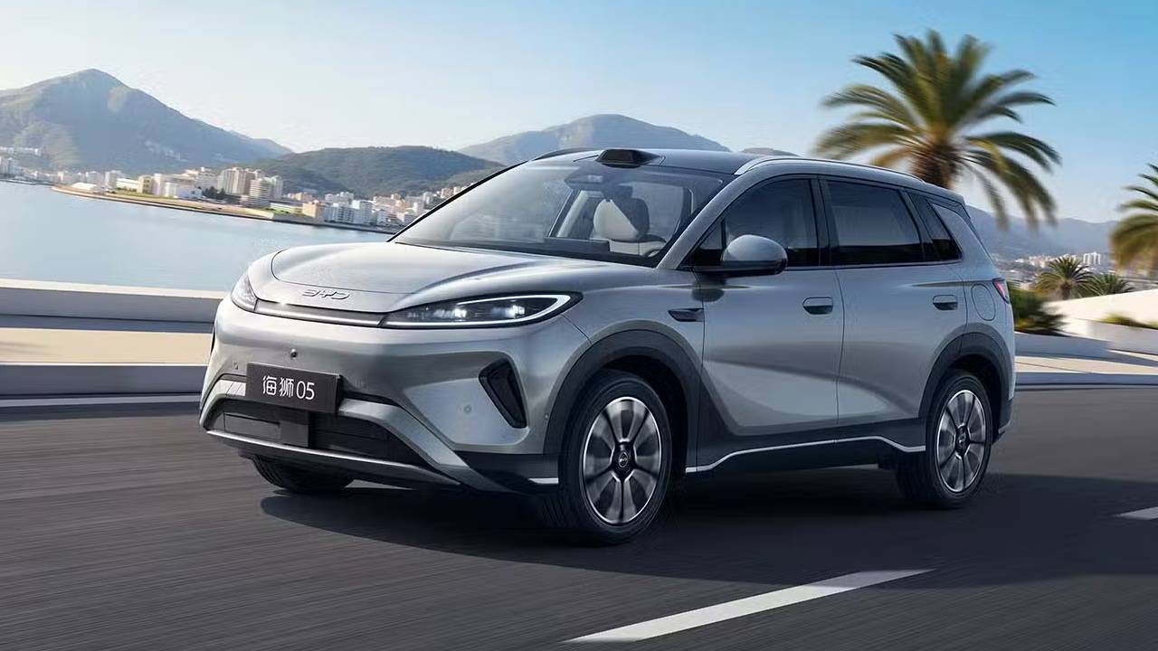 BYD presenta el hermano mayor del Atto 3: 630 km en eléctrico, más de 2.000 km como PHEV y por 12.000 euros