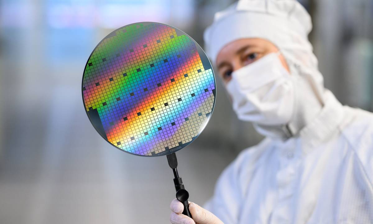 Bosch presenta unos chips clave para el futuro del coche eléctrico