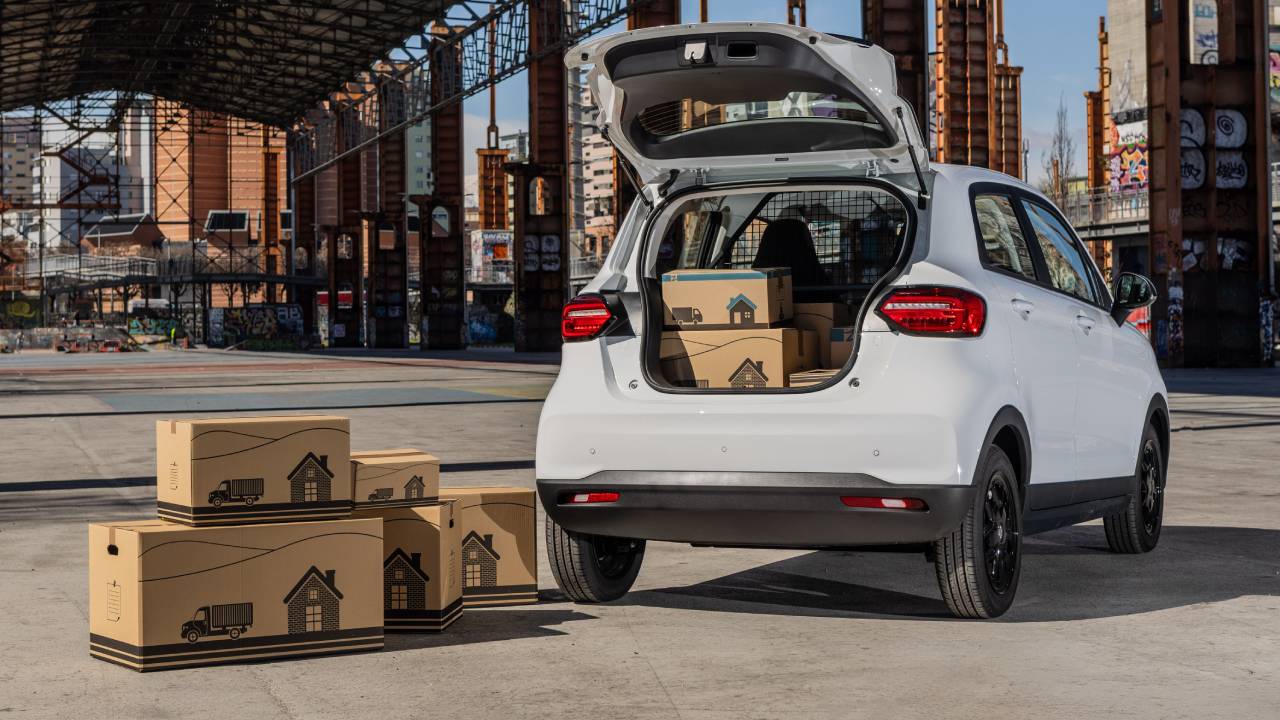 Leapmotor lanza un T03 LCV que desearán los profesionales: hasta 657 litros de maletero y fabricado en Europa