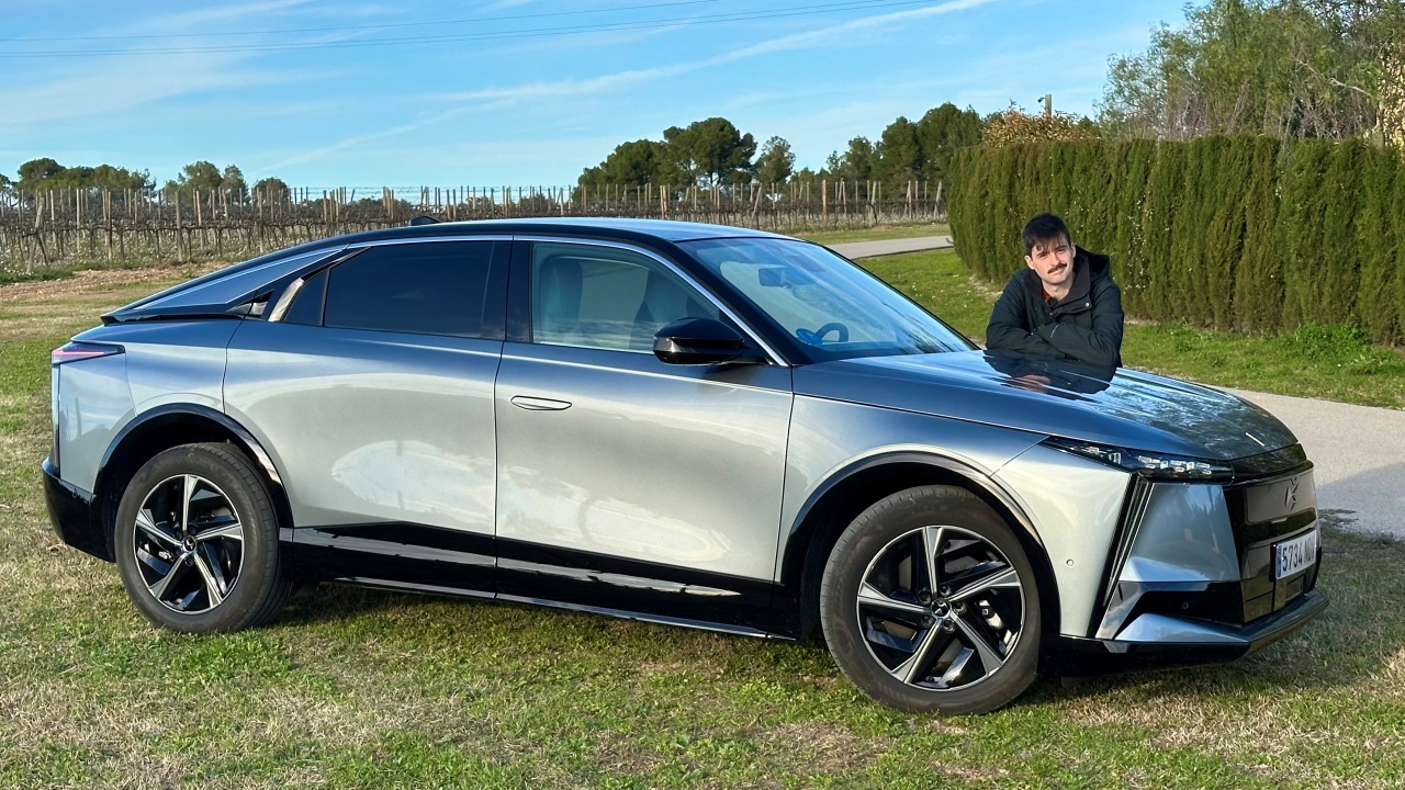 Prueba DS Nº8: nos vamos de Madrid a Barcelona con el eléctrico para los que no se deciden entre SUV o berlina