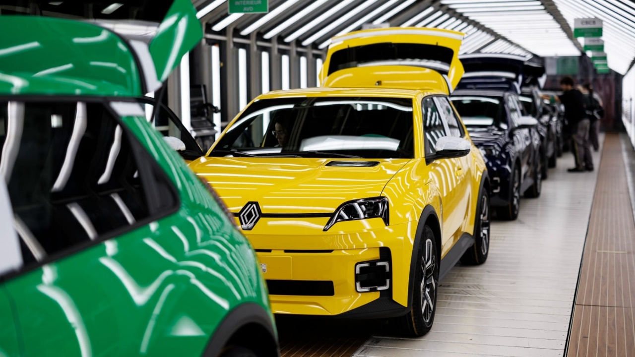 Renault promete que sus próximos eléctricos tendrán el mismo precio que los modelos híbridos