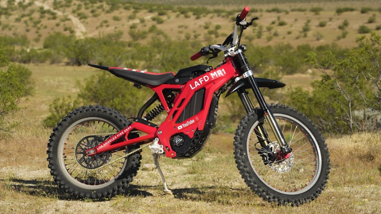 Esta moto eléctrica ayudará a salvar vidas: la nueva aliada para bomberos y servicios de emergencia