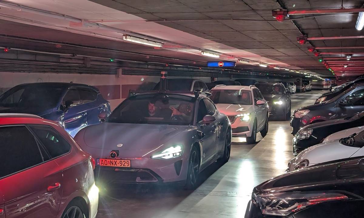 Avistado el Xiaomi SU7 de pruebas por España preparando su llegada a Europa