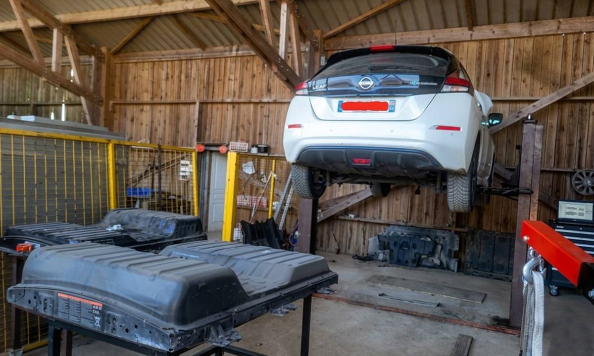 La batería de este Nissan Leaf solo daba 80 km de autonomía: ahora tiene 220 km y con un coste muy razonable