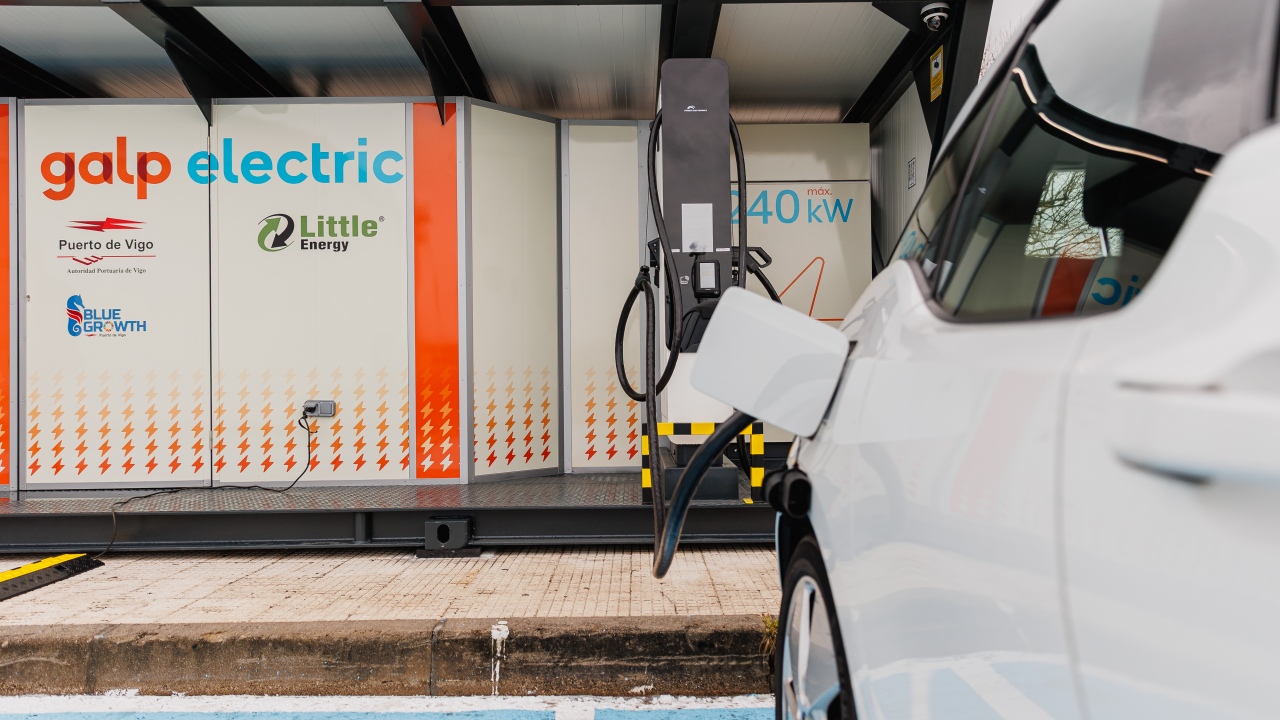 La batería de los coches eléctricos envejece mejor de lo que pensábamos: estos son los datos reales tras miles de casos