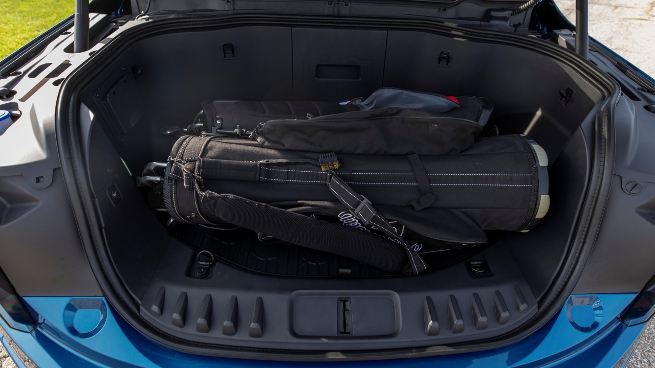 ¿Pagar por tener más maletero? El frunk está pasando de ventaja a equipamiento extra