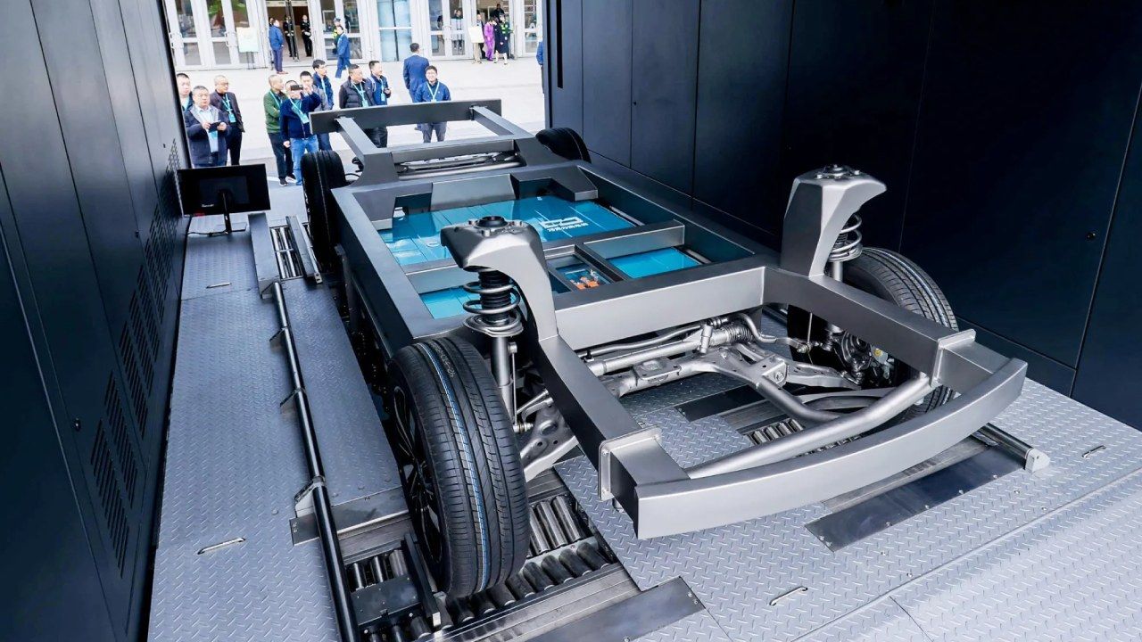 Cómo funcionan los sistemas de refrigeración de las baterías de coches eléctricos de Tesla, Ford y GM