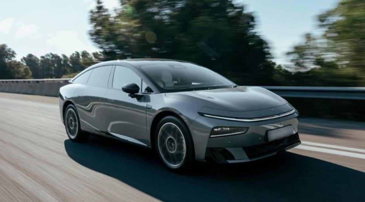 El Xpeng P7+ llega con carga ultrarrápida y precio rompedor