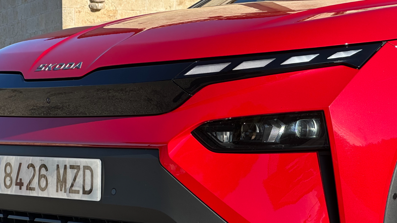 El Skoda Elroq 60 mejora lo importante: más autonomía, nueva batería LFP y mejor precio