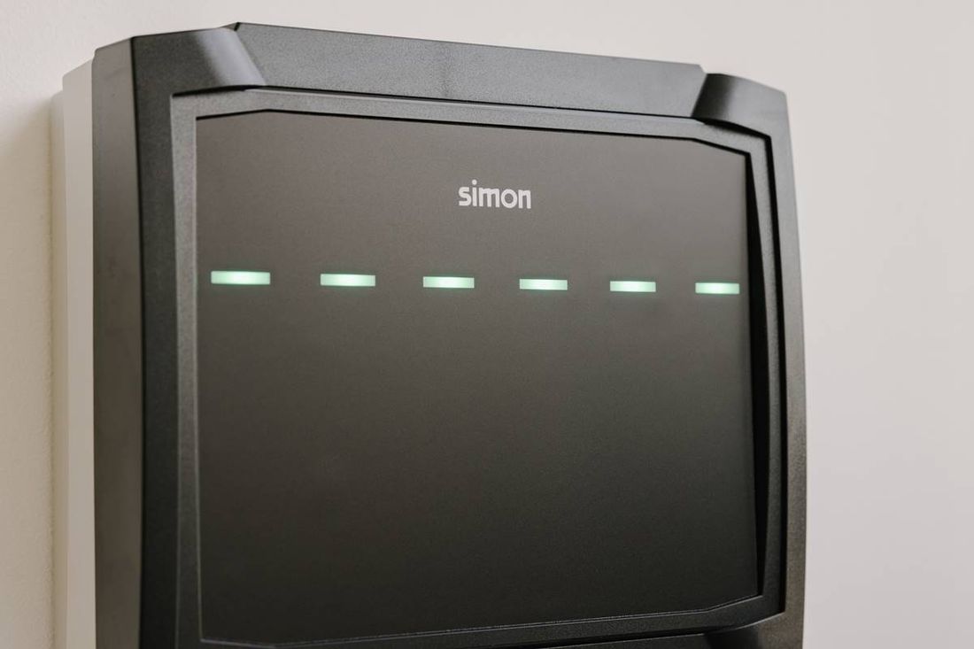Sm34 Simon SM34. Un cargador doméstico con hasta 22 kW, control solar y ...