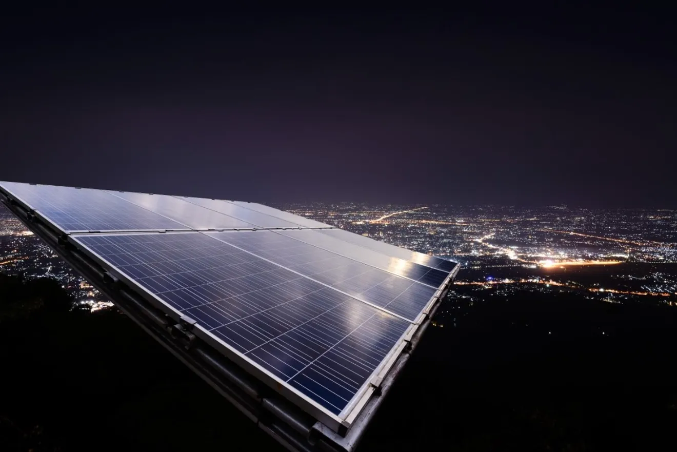 La Universidad de Stanford desarrolla un panel solar que funciona también por la noche