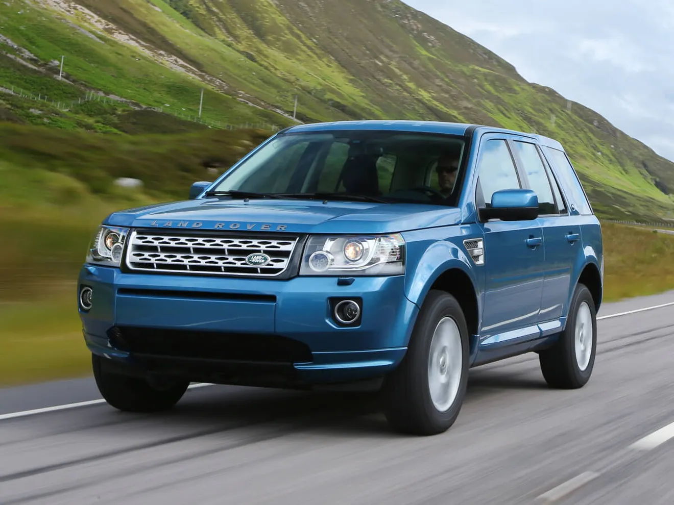 Land Rover presenta la «nueva» submarca  Freelander para sus coches eléctricos basados en plataformas del grupo chino Chery