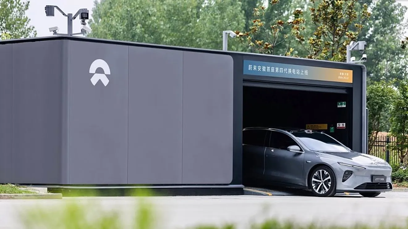 ¿Los coches eléctricos tardan mucho en cargarse? En apenas 2 minutos, las nuevas estaciones de NIO te cambia la batería