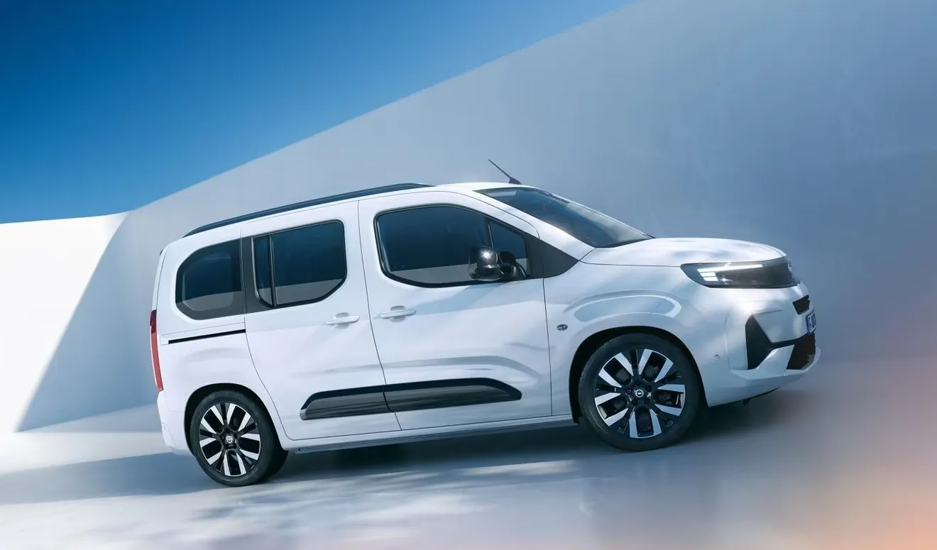 La nueva Opel Combo eléctrica es 4.000 euros más cara que la diésel ¿Merece la pena pagar la diferencia?