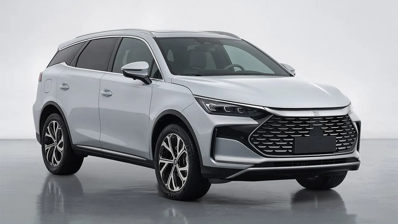 El BYD Tang se pasa también a la tecnología híbrida enchufable, el SUV de 7 plazas tendrá 1.350 km de autonomía