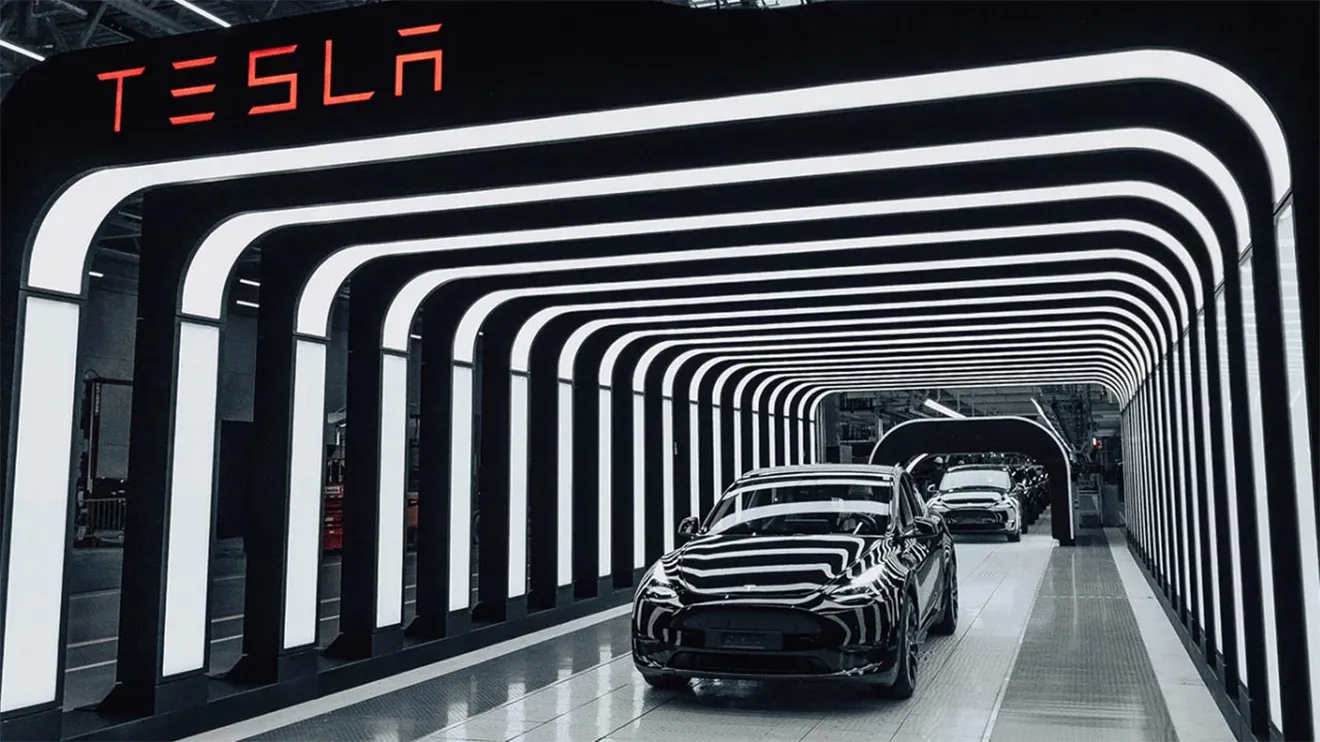 Tesla, desesperada por la bajada de la producción en Giga Berlín, investiga a sus propios trabajadores de forma dudosa