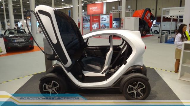 Probamos el sistema de ventanas del Renault Twizy