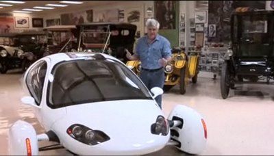 Jay Leno prueba el Aptera eléctrico