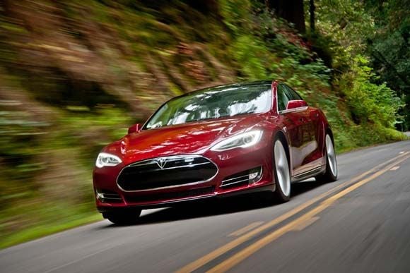 El primer Tesla Model S llega a Ebay