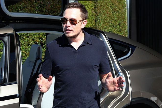 Elon Musk augura una bajada del precio de las baterías