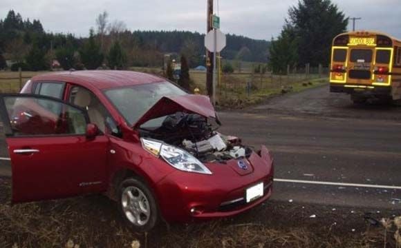 El accidente de un Leaf, se salda sin problemas