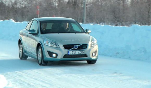 Como se enfrenta el Volvo C30 eléctrico al frío extremo