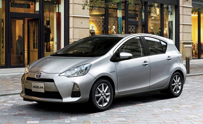 Toyota lanza el Aqua en Japón