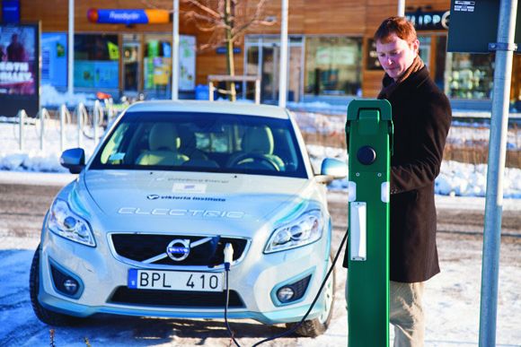 Volvo prueba un cargador interno de 22 kW