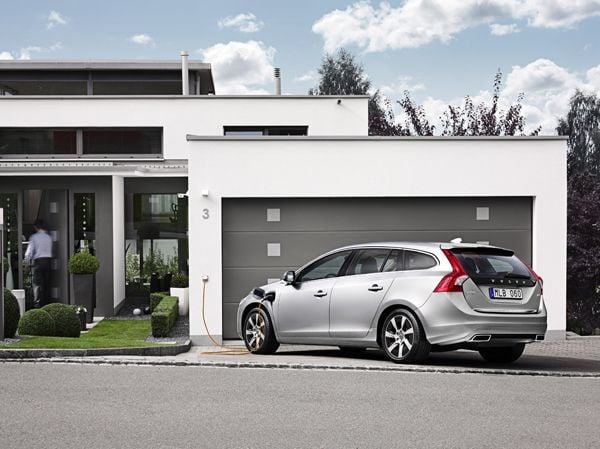 Desempaquetando el Volvo V-60 plug-in