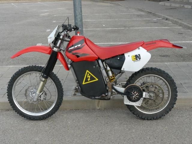 Moto enduro eléctrica