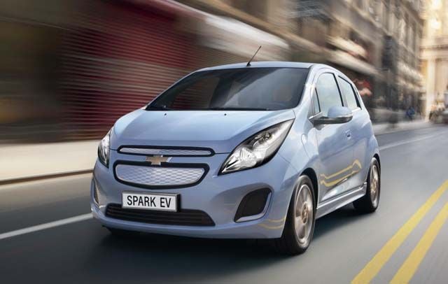 El Chevrolet Spark será el primer modelo a la venta con el cargador Combo