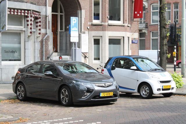 Un paseo eléctrico por las calles de Amsterdam