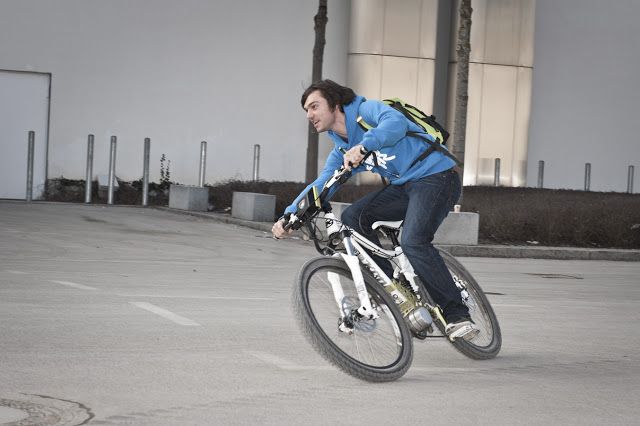 Récord de salto en bici eléctrica de montaña