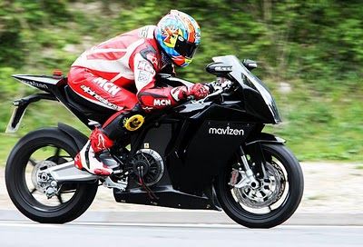 MotorCycleNews prueba la superbike eléctrica de Mavizen