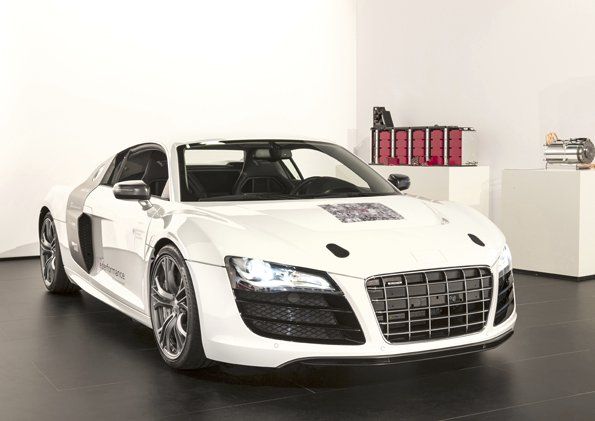 Audi presenta el R8 F12 eSport