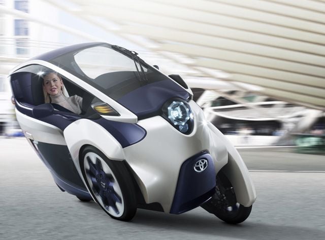 El Toyota i-Road en movimiento: vídeo