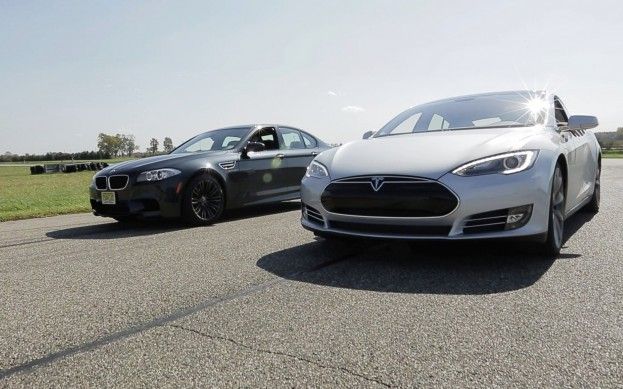 Drag Race, Tesla Model S contra BMW M5