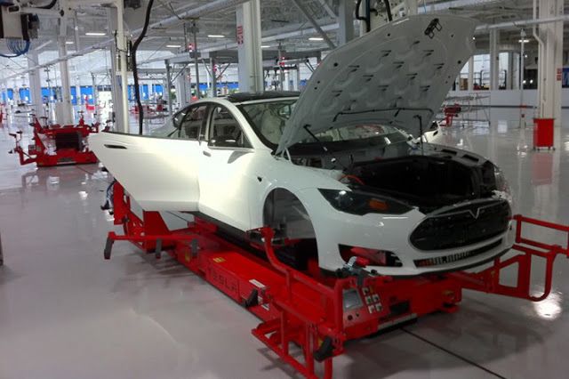 Tesla nos enseña más procesos de la fabricación del Model S