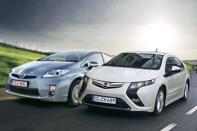 Toyota Prius enchufable contra Opel Ampera