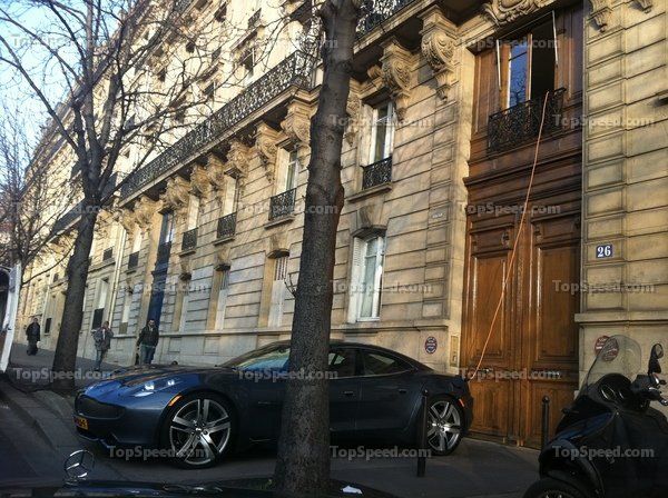 ¿Como recargar un coche eléctrico desde un edificio?