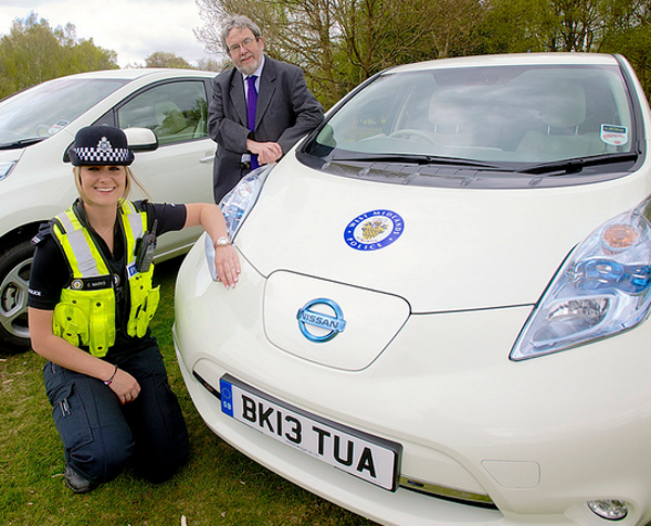 Birmingham y Coventry electrifican su policía con el Nissan Leaf