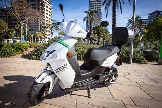 eCooltra, 100 motos eléctricas ya circulan por Barcelona