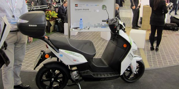 eCooltra presenta en Barcelona el sistema NFC para motos eléctricas