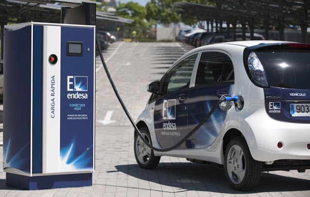 El coste de conducir un coche eléctrico, 23 euros cada 1.680 kilómetros