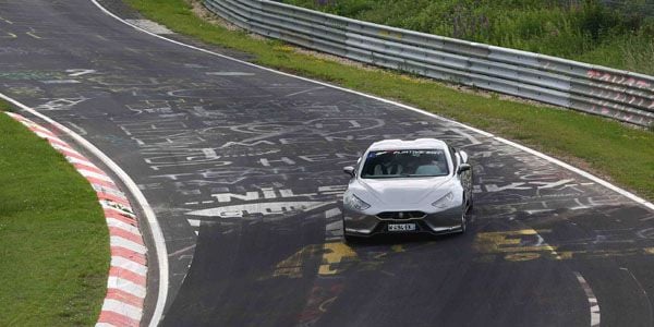 El Exagon Furtive-eGT rueda por Nürburgring