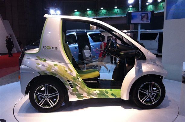 Toyota presenta su alternativa al Twizy, el COMS